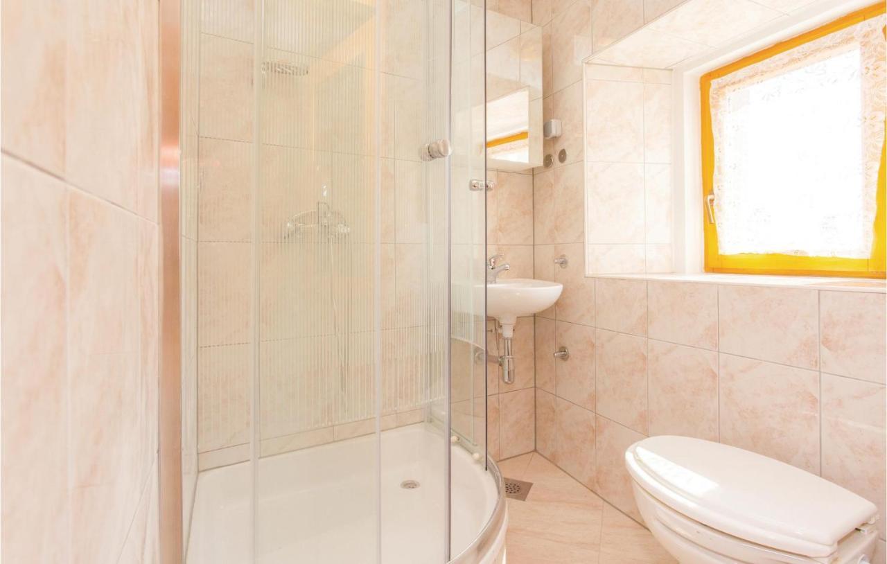 1 Bedroom Beautiful Apartment In Omišalj Dış mekan fotoğraf